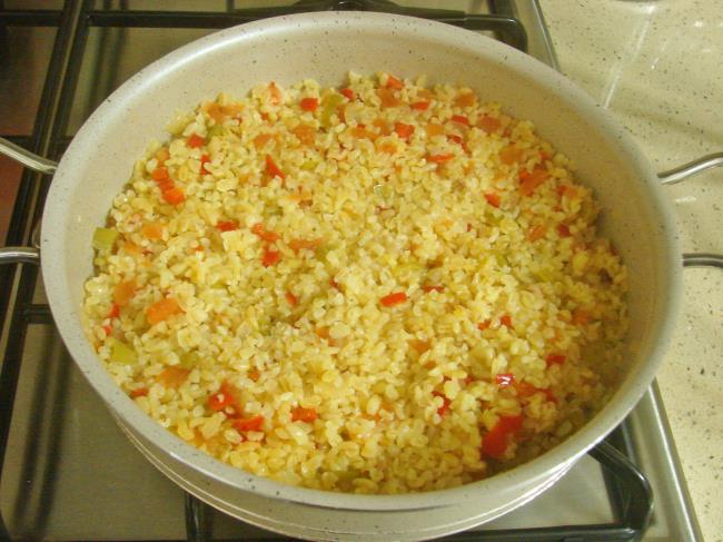 Biberli Bulgur Pilavı - Yapılışı (9/12) 