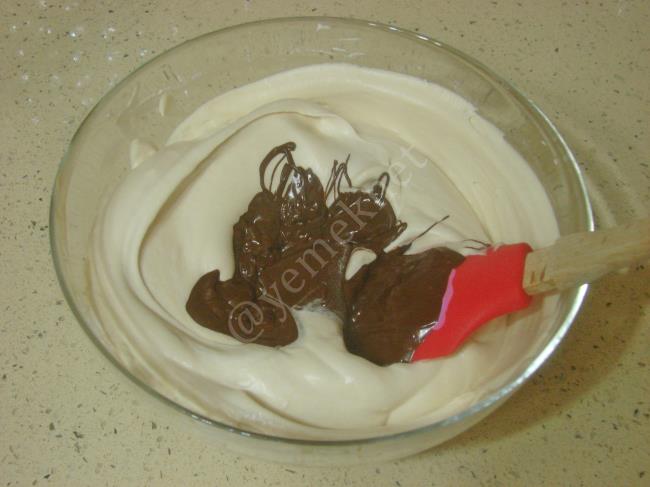 Çikolatalı Mousse Pasta - Yapılışı (14/20) 