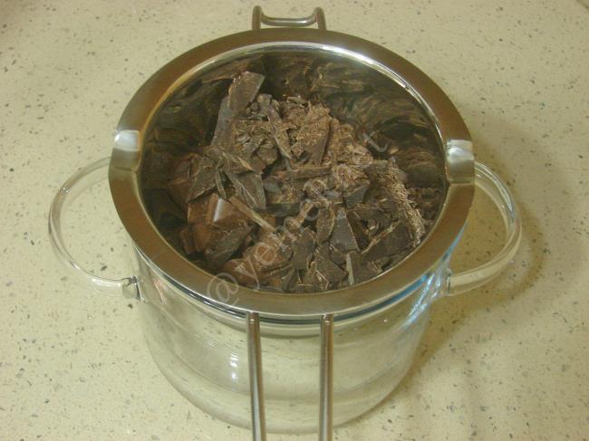 Çikolatalı Mousse Pasta - Yapılışı (2/20) 