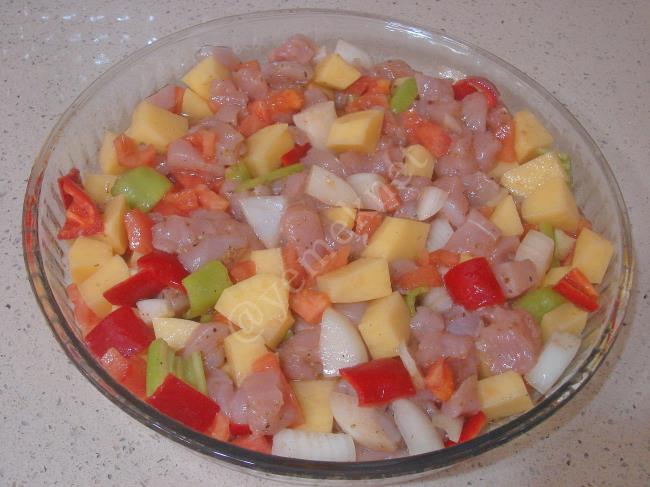 Firinda Sebzeli Tavuk Sote Tarifi Nasil Yapilir Resimli Yemek Tarifleri Firinda Sebzeli Tavuk Sote Tarifi Nasil Yapilir Resimli Yemek Tarifleri