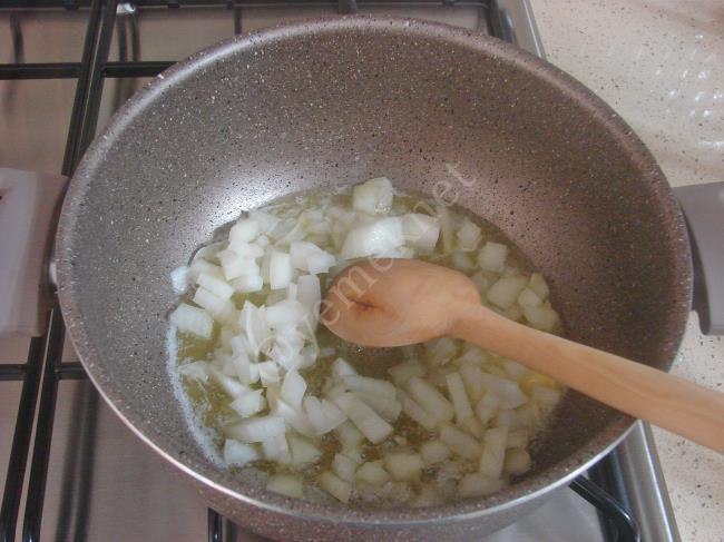 Patatesli Mercimek Çorbası - Yapılışı (3/12) 