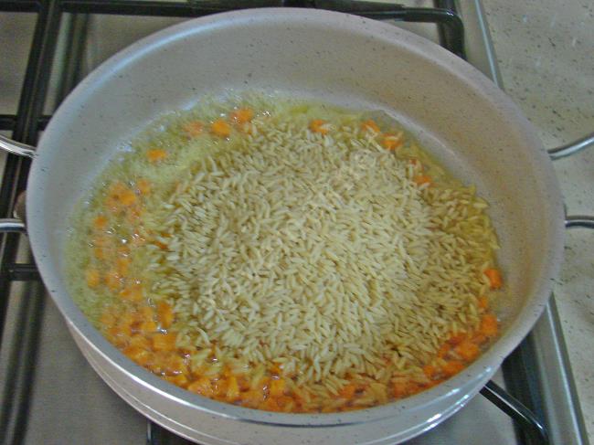 Sebzeli Arpa Şehriye Pilavı - Yapılışı (3/8) 