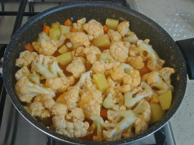 Zeytinyağlı Karnabahar Yemeği - Yapılışı (6/8) 