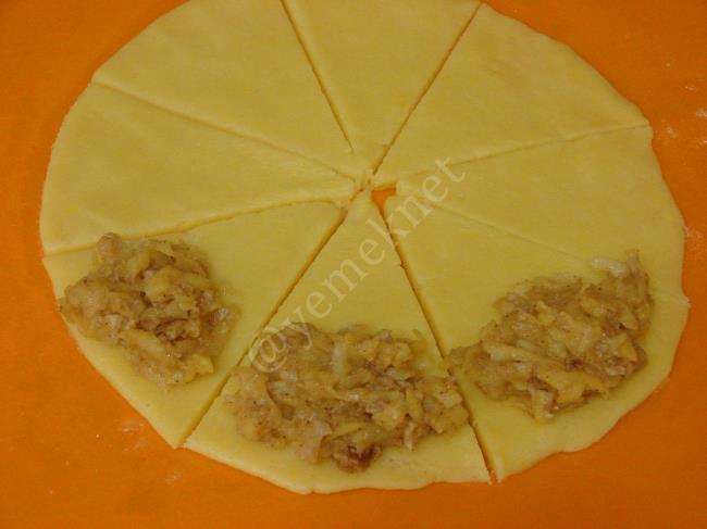 Ağızda Dağılan Elmalı Kurabiye - Yapılışı (6/12) 