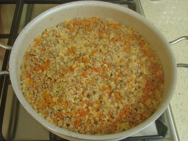Kıymalı Bulgur Pilavı - Yapılışı (8/12) 