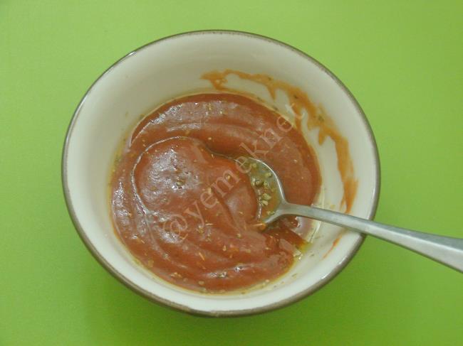 Porsiyonluk Ekmek Pizzası - Yapılışı (3/12) 