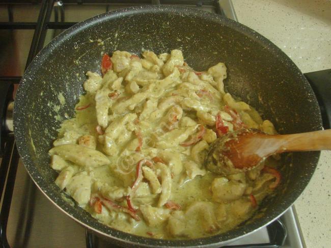 Soslu Tavuk Sote - Yapılışı (6/8) 