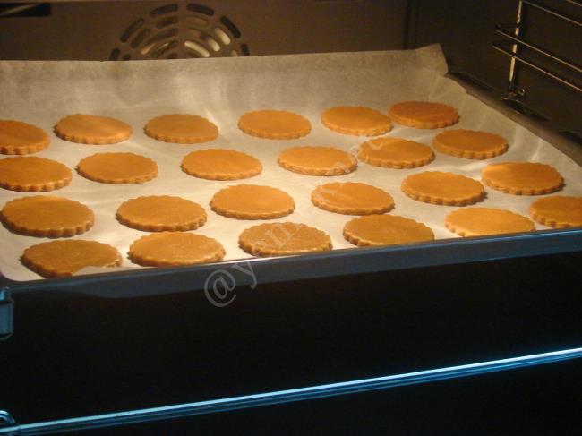 Zencefilli Tarçınlı Kurabiye - Yapılışı (12/16) 