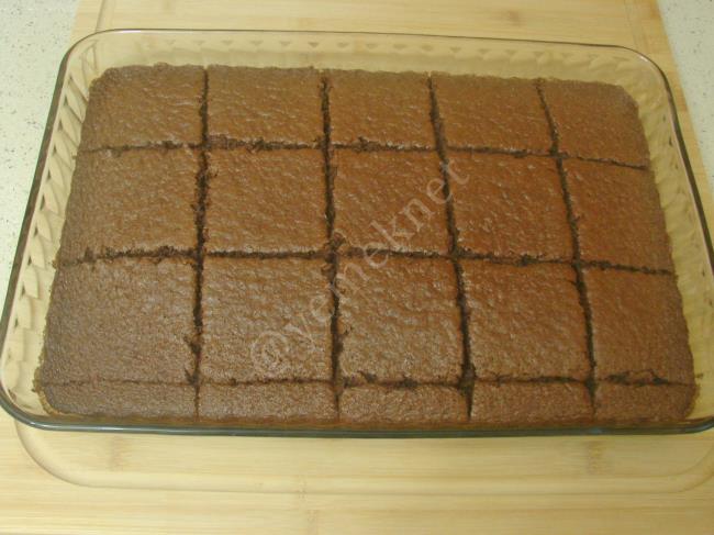 Browni Tadında Islak Kek - Yapılışı (11/16) 