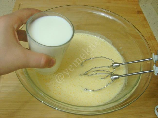 Browni Tadında Islak Kek - Yapılışı (3/16) 