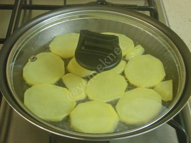 Patates Pizzası - Yapılışı (3/12) 