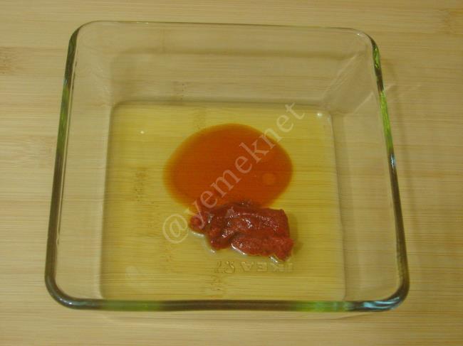 Yeşil Zeytin Salatası - Yapılışı (3/8) 