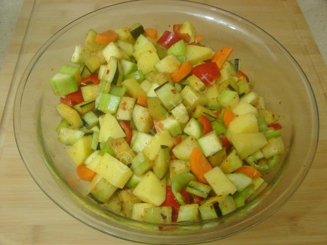 Fırında Sebze Kızartması - Yapılışı (5/12) 