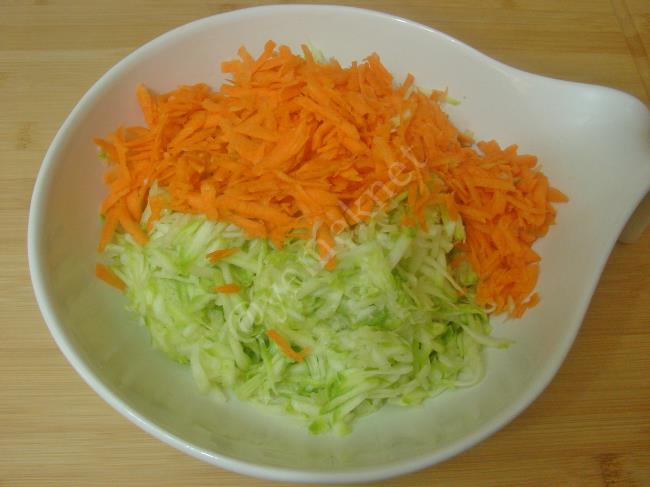 Havuçlu Kabak Mücver - Yapılışı (4/12) 