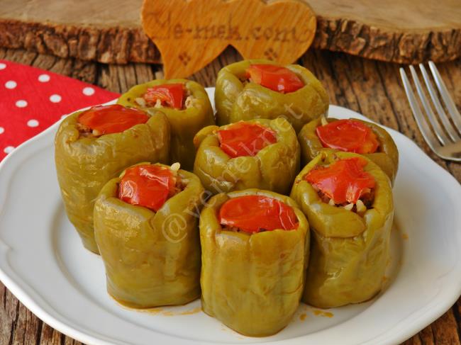 Buzluktan Cikan Dolmalik Biber Ile Biber Dolmasi Tarifi Nasil Yapilir Resimli Yemek Tarifleri Buzluktan Cikan Dolmalik Biber Ile Biber Dolmasi Tarifi Nasil Yapilir Resimli Yemek Tarifleri