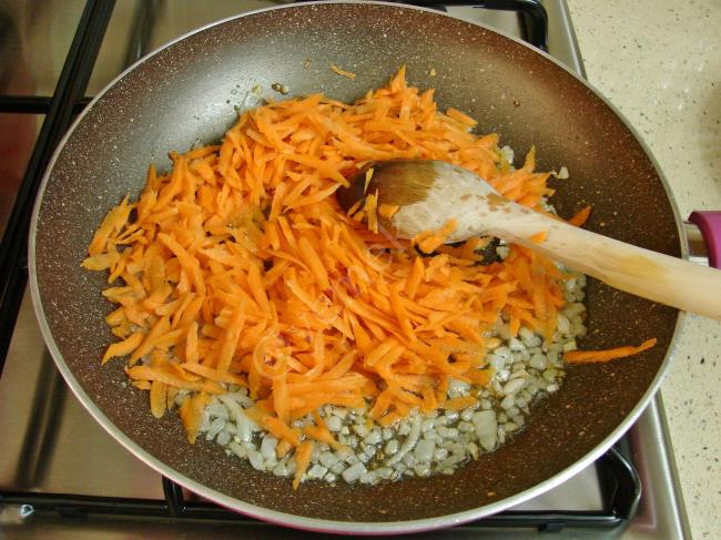 Havuçlu Pazı Salatası - Yapılışı (5/12) 