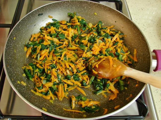 Havuçlu Pazı Salatası - Yapılışı (7/12) 