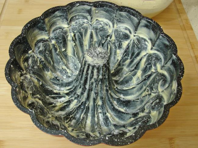 İrmikli Kek - Yapılışı (6/12) 