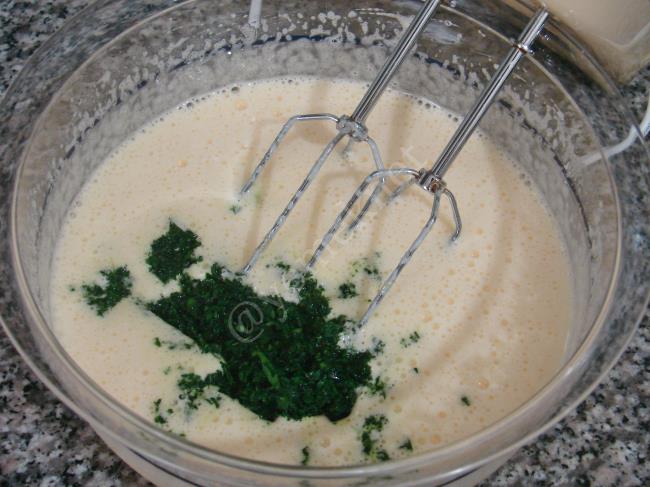 Ispanaklı Pasta - Yapılışı (4/16) 