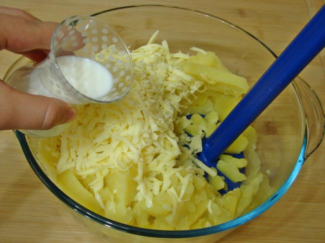 Çoban Böreği - Yapılışı (10/16) 