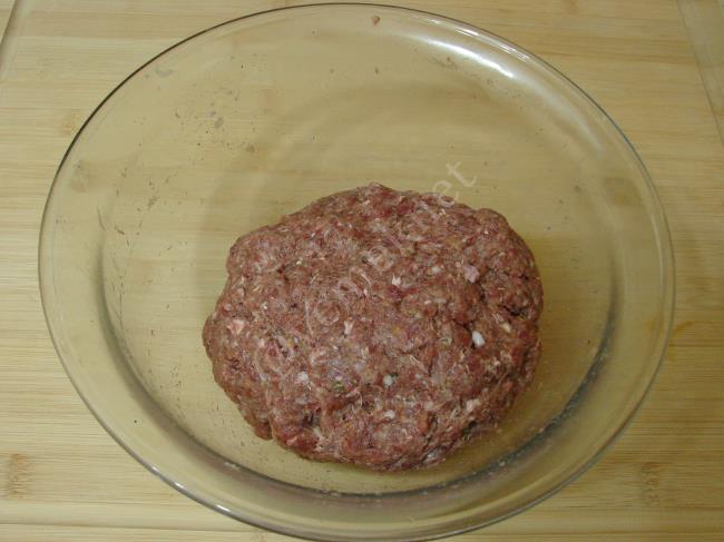 Güveçte Soslu Köfte - Yapılışı (4/16) 