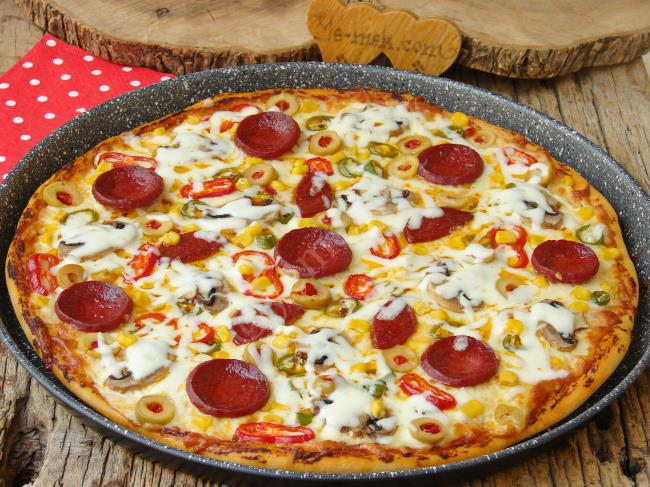 Karışık Pizza Tarifi, Nasıl Yapılır? (Resimli) Yemek Tarifleri