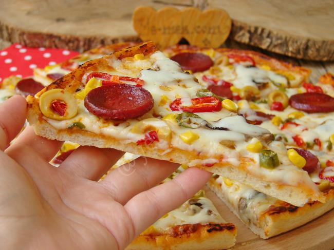 Evde Pizza Tarifi Nasil Yapilir Videolu Garanti Lezzet Nefis Yemek Tarifleri