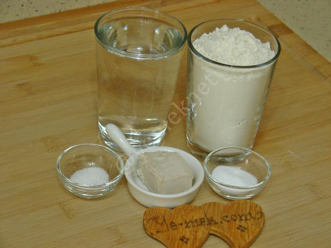 Küçük Somun Ekmek - Yapılışı (1/20) 