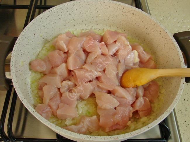 Tavuklu Buğu Kebabı - Yapılışı (3/16) 