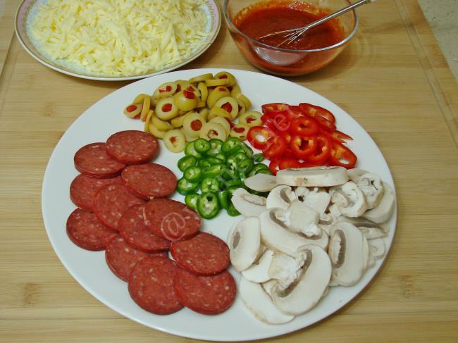 Tepsi Pizzası - Yapılışı (8/20) 