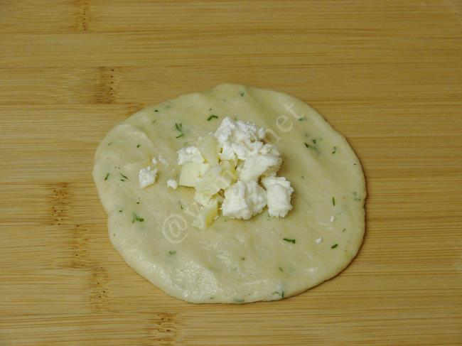 Çörek Otlu Poğaça - Yapılışı (6/12) 