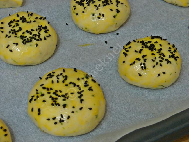 Çörek Otlu Poğaça - Yapılışı (8/12) 