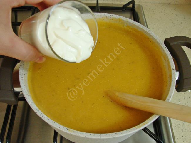 Kremalı Mercimek Çorbası - Yapılışı (9/12) 
