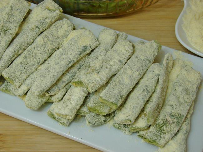 Mısır Unlu Taze Fasulye Kızartması - Yapılışı (8/12) 