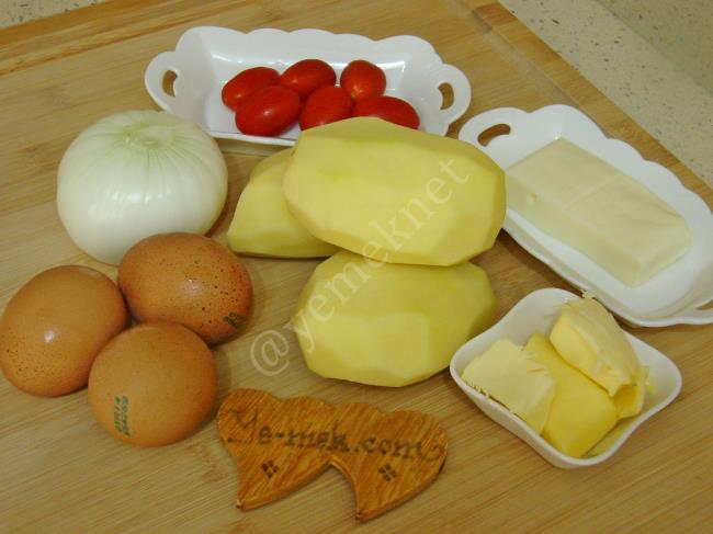 Soğanlı Patatesli Omlet - Yapılışı (1/12) 