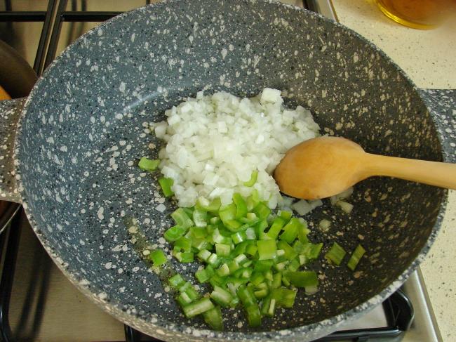 Sosuyla Pişen Makarna - Yapılışı (2/12) 