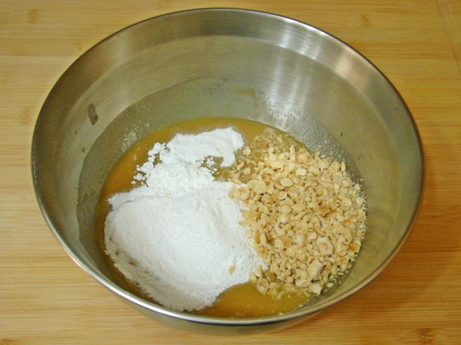 Tahinli Fındıklı Kurabiye - Yapılışı (3/12) 