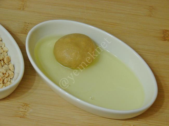 Tahinli Fındıklı Kurabiye - Yapılışı (6/12) 