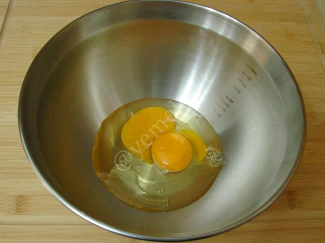 Tavada Yufkasız Börek - Yapılışı (2/16) 