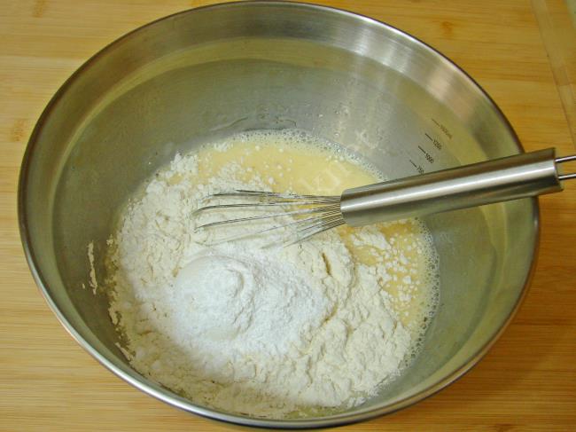 Tavada Yufkasız Börek - Yapılışı (4/16) 