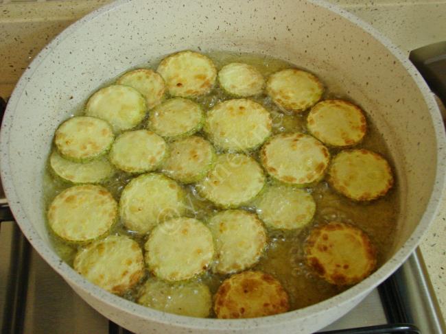 Yoğurtlu Kabak Kızartması - Yapılışı (4/12) 