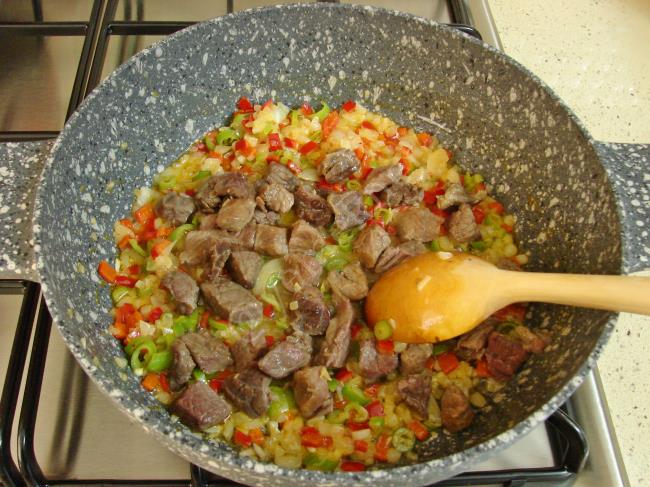 Etli Biberli Bulgur Pilavı - Yapılışı (6/12) 