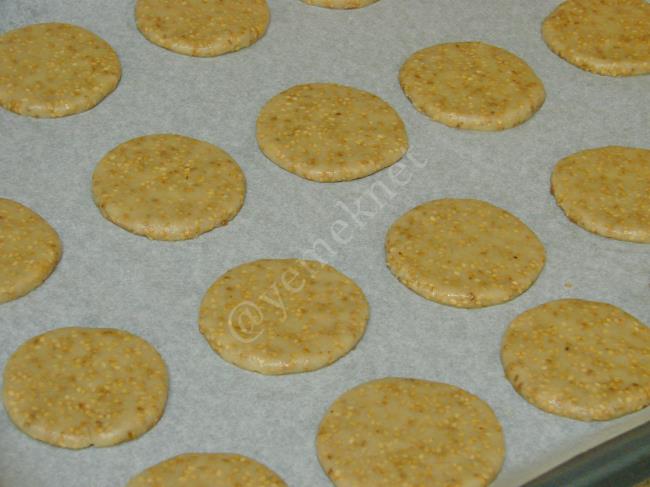 Kavrulmuş Susamlı Kurabiye - Yapılışı (11/16) 