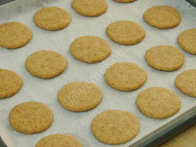 Kavrulmuş Susamlı Kurabiye - Yapılışı (13/16) 