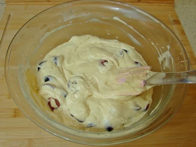 Kirazlı Kek - Yapılışı (9/16) 