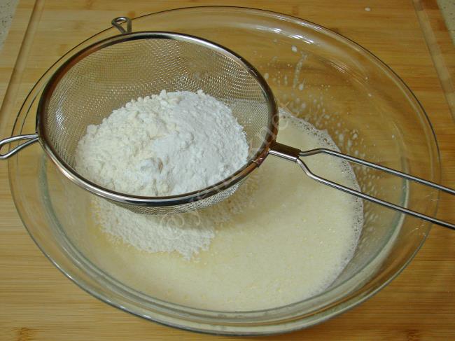 Muzlu Sütlü Kek Nasıl Yapılır? (5/12) Resimli Yemek Tarifleri