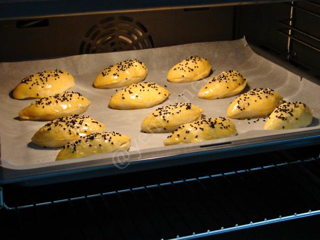 Sütlü Mayasız Poğaça - Yapılışı (9/12) 