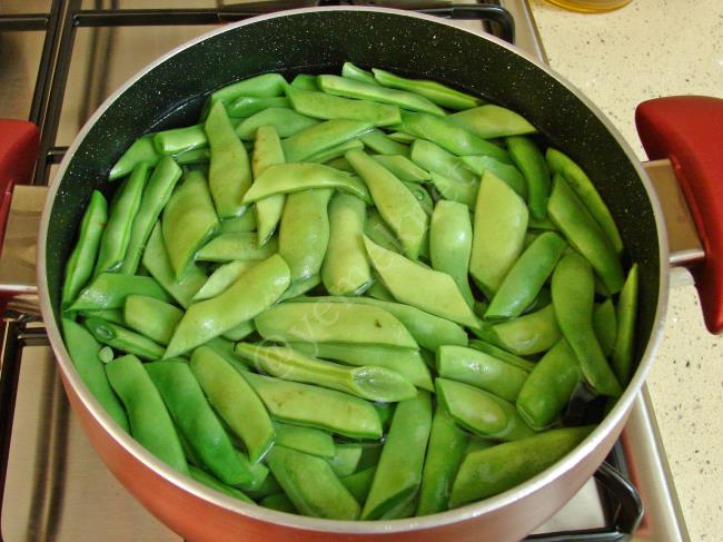 Taze Fasulye Borani - Yapılışı (3/12) 