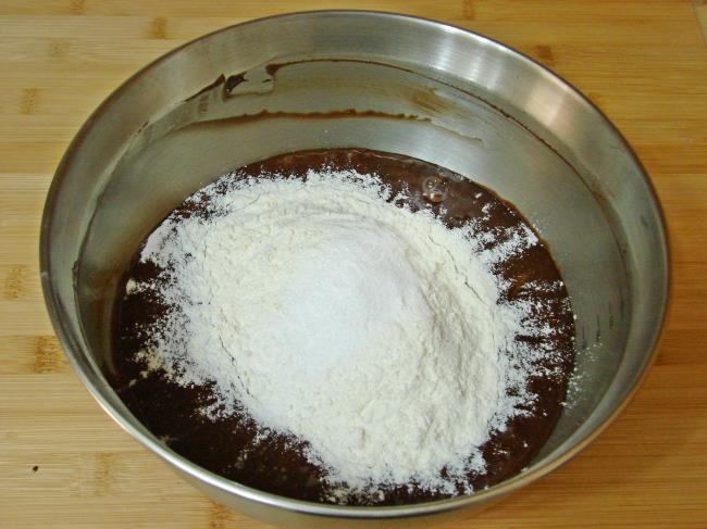 Vişneli Çikolatalı Brownie - Yapılışı (8/16) 