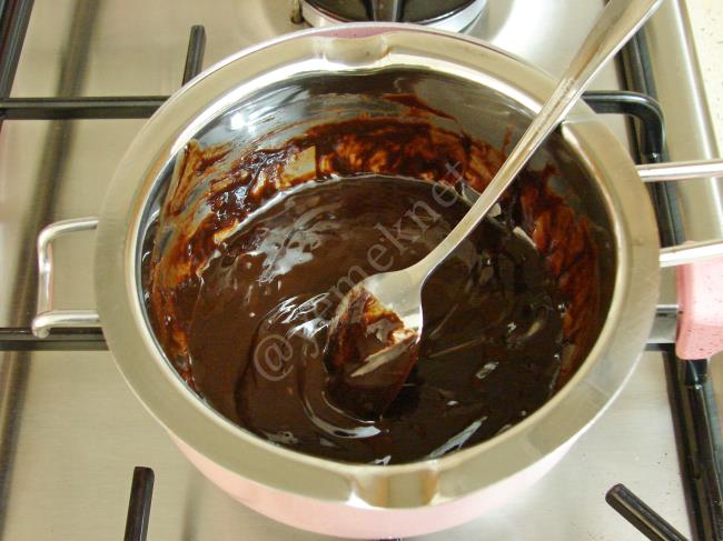 Vişneli Çikolatalı Kek - Yapılışı (12/16) 